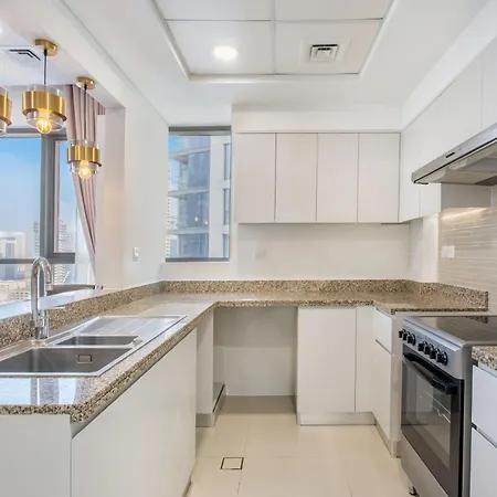 Stunning 2Br Apartment In Bellevue Tower With Burj Khalifa & Skyscraper View Dubai Exterior foto